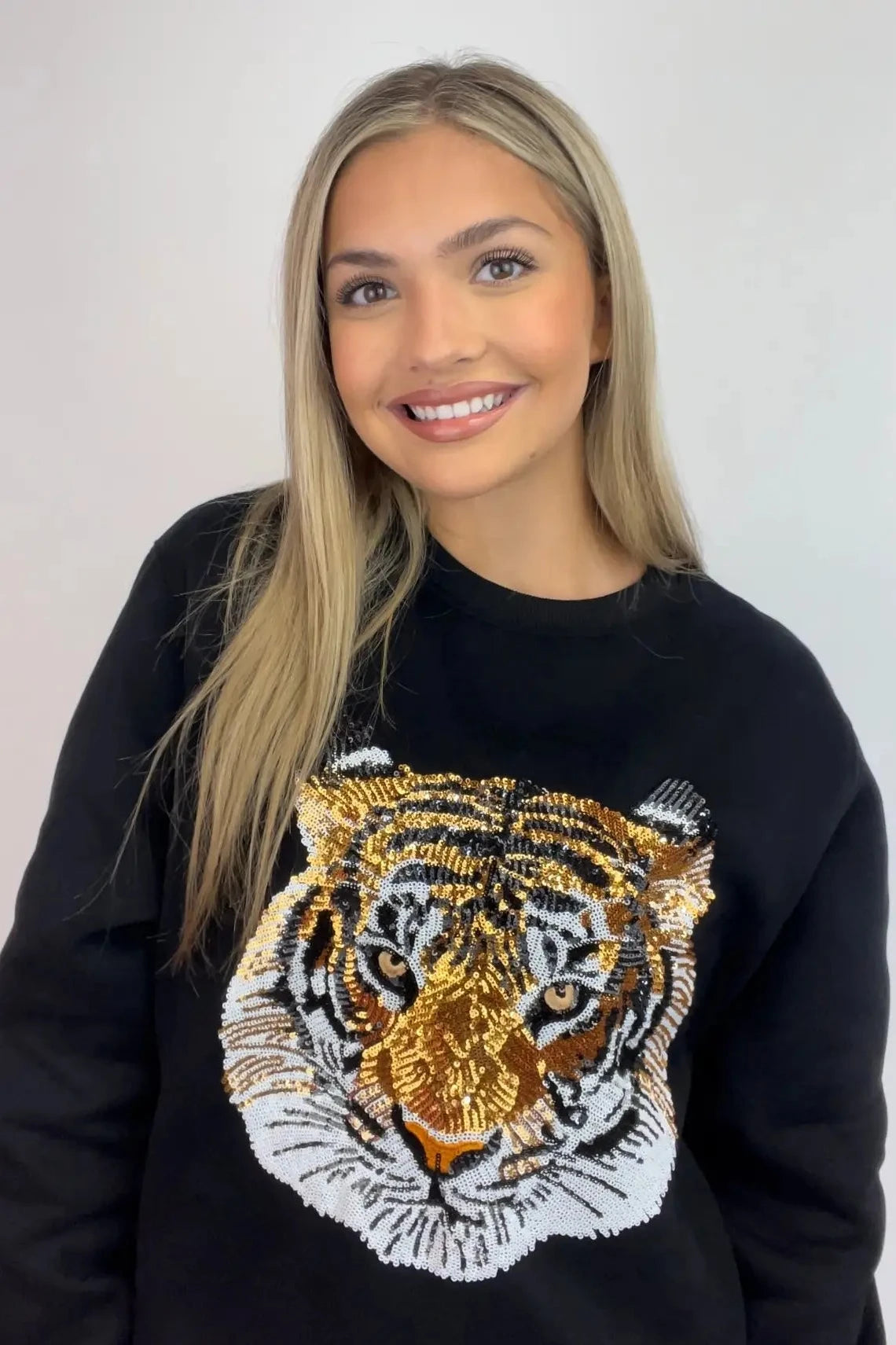 Women's Sweatshirt Sequin Tiger Hoodie with High-Low Hem Asymmetrical Trendy