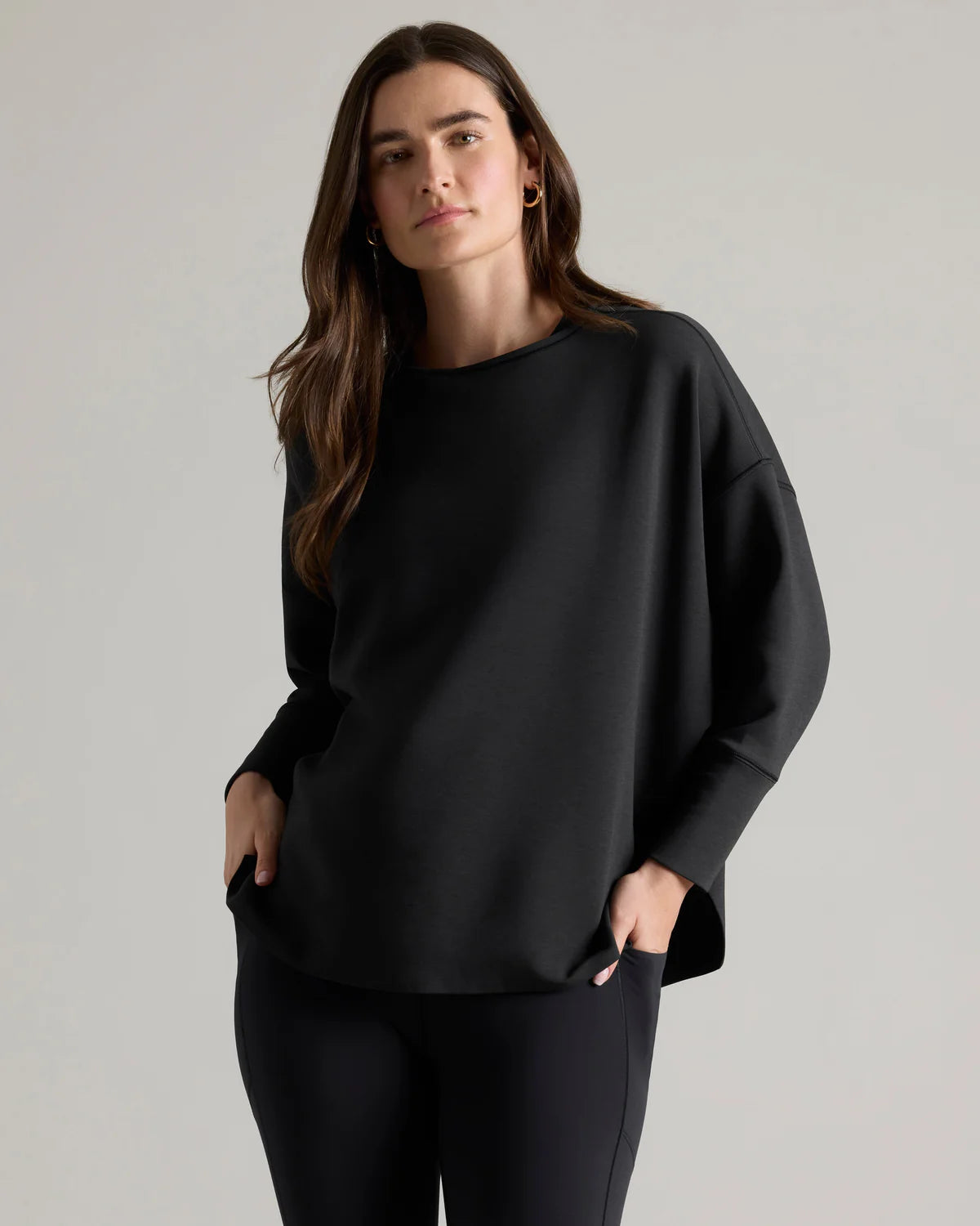 Rhone Women's Dreamglow Pullover - Black Heather Box Sleeve Comfort