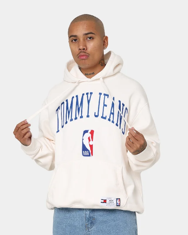 Tommy Jeans Tommy Jeans X NBA M5 Hoodie Ancient White Oversized Hoodie Comfort Casual