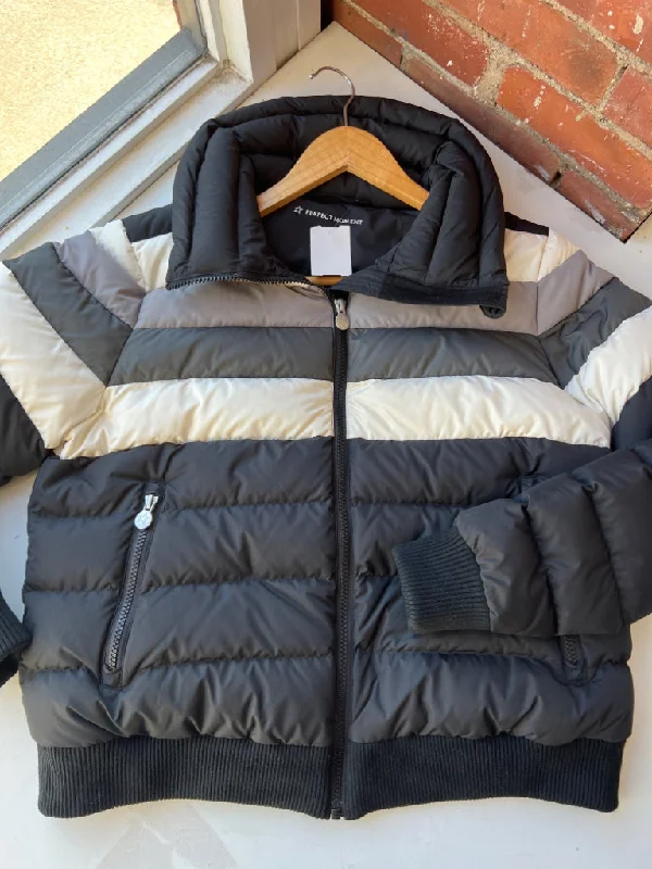 Perfect Moment Size L Jackets OUTDOOR (Pre-owned) Hooded Jacket Caped Jacket Shawl Collar Jacket Perfect Moment Size L Jackets OUTDOOR (Pre-owned) Hooded Jacket Caped Jacket Shawl Collar Jacket