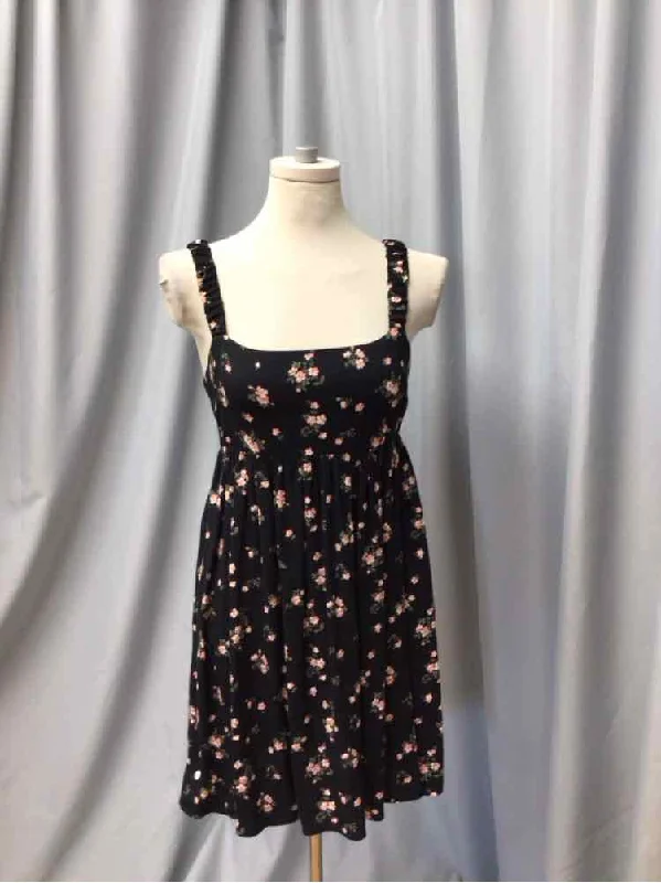 REFORMATION SIZE 4 Ladies DRESS