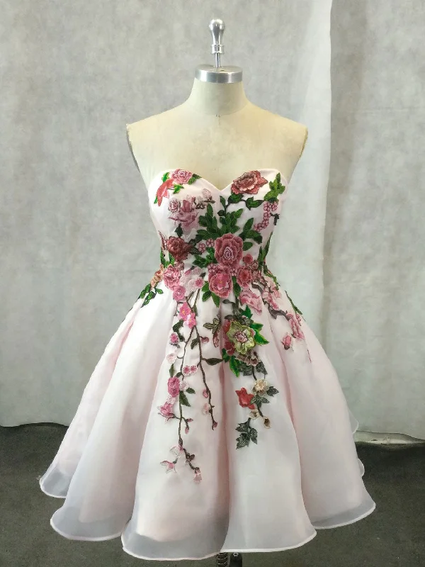 Light Pink Sweetheart Neck Tulle Lace Applique Short Prom Dress