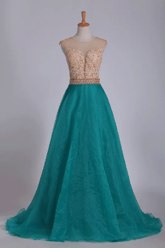 Organza Scoop With Sash And Applique Prom Dresses A Line