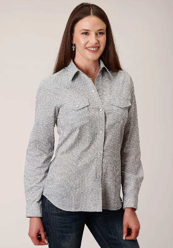 WOMENS LONG SLEEVE SNAP GREY AND WHITE PRINT WESTERN SHIRT Chenille Blend Fleece Blend Nylon Blend WOMENS LONG SLEEVE SNAP GREY AND WHITE PRINT WESTERN SHIRT Chenille Blend Fleece Blend Nylon Blend